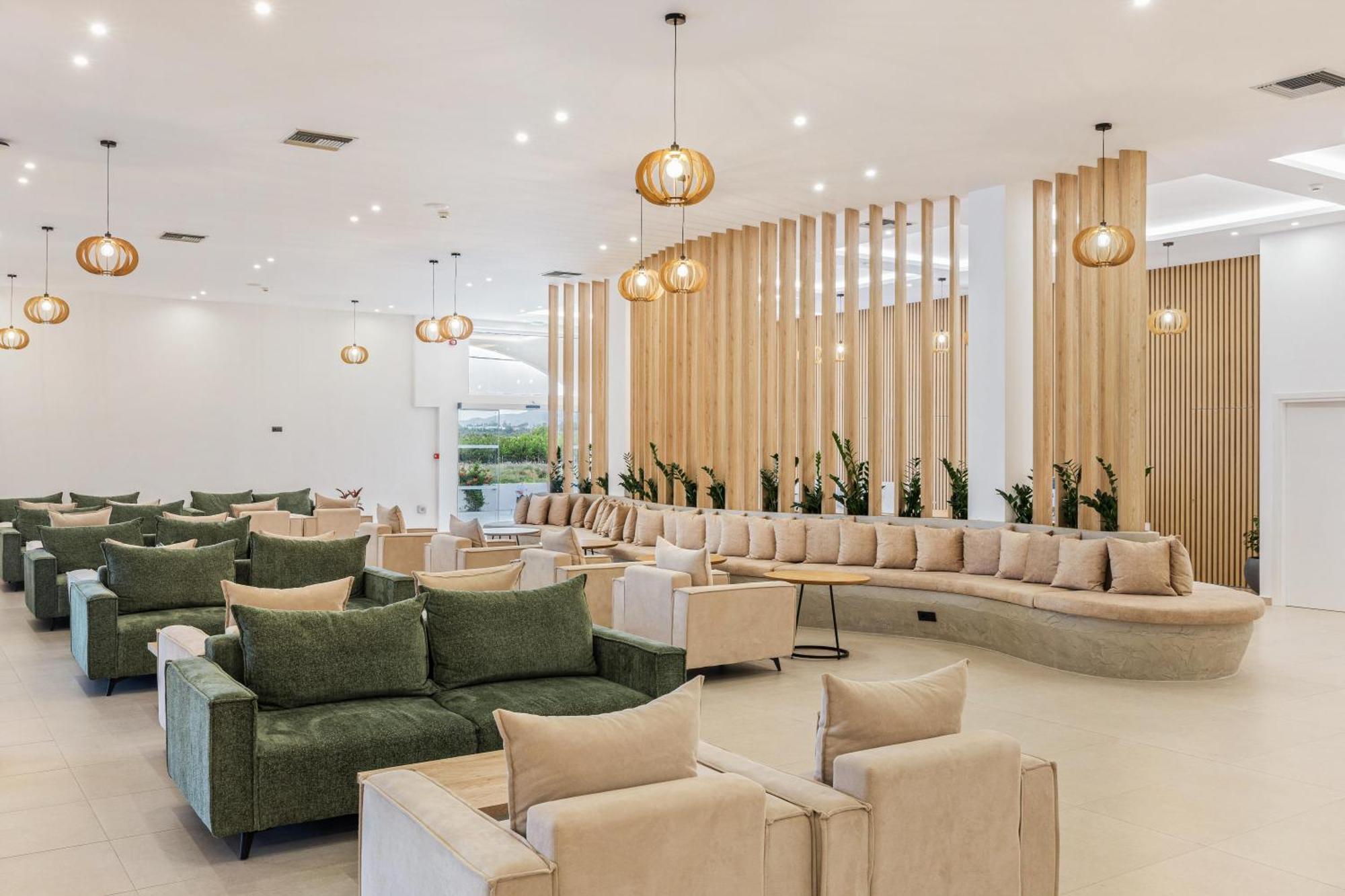 White Olive Marine Aquapark Hotel 4*