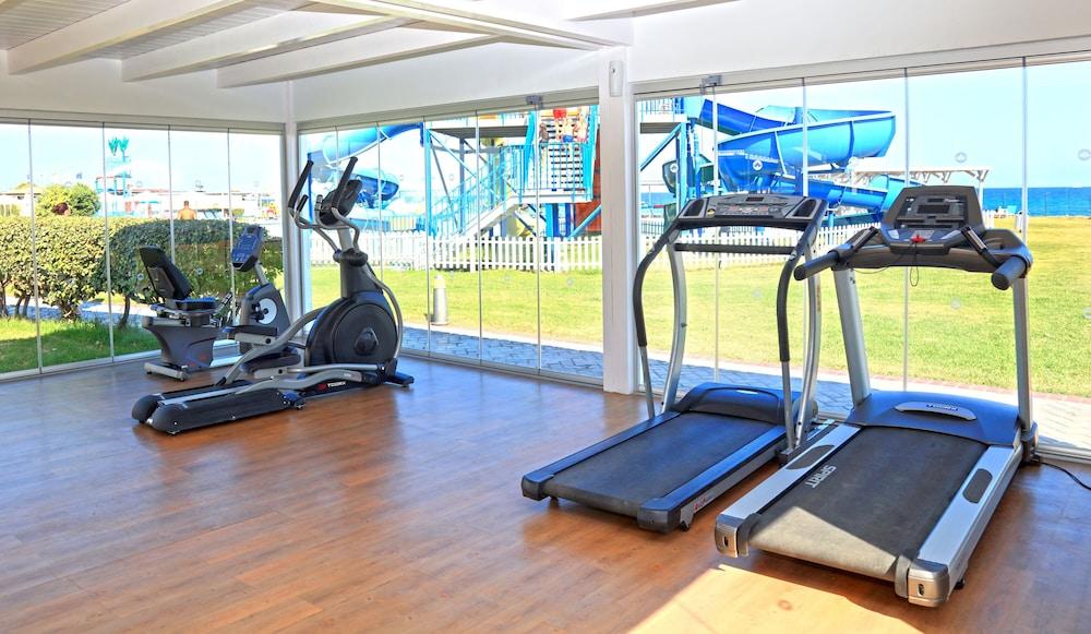 White Olive Marine Aquapark 4*