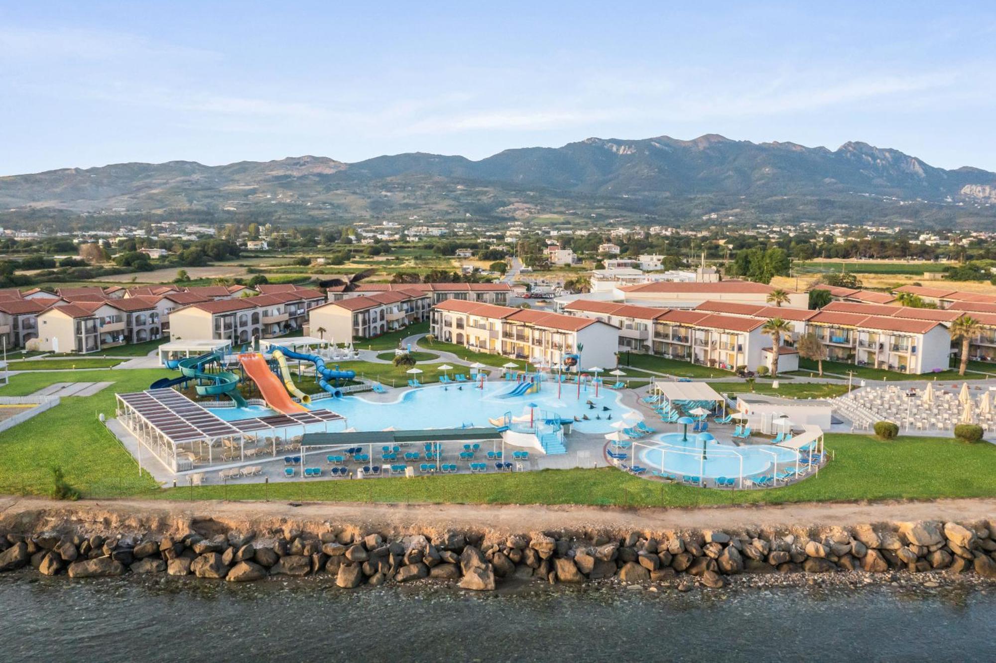 Hotel White Olive Marine Aquapark 4*